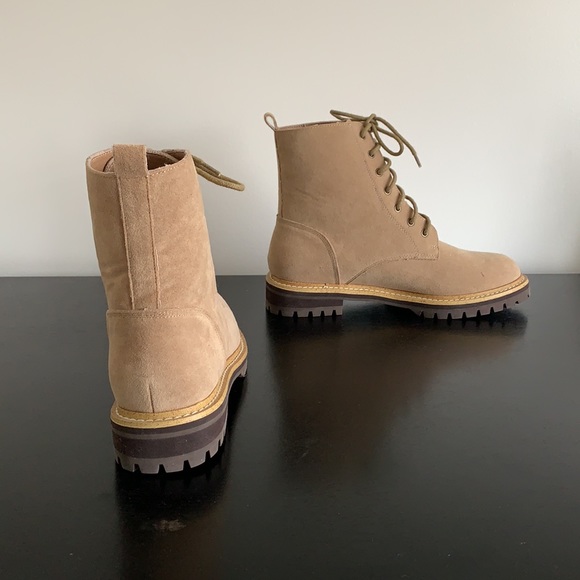 Booties 👢 - Picture 3 of 4